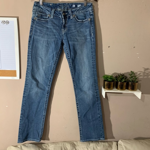 Miss Me Denim - SOLD Miss Me Jp4369st-2 Straight Jeans fleur-de-l